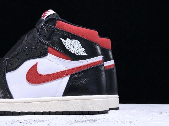 1 OG 061 High 'Gym Retro Red' Air Jordan - 555088 0725